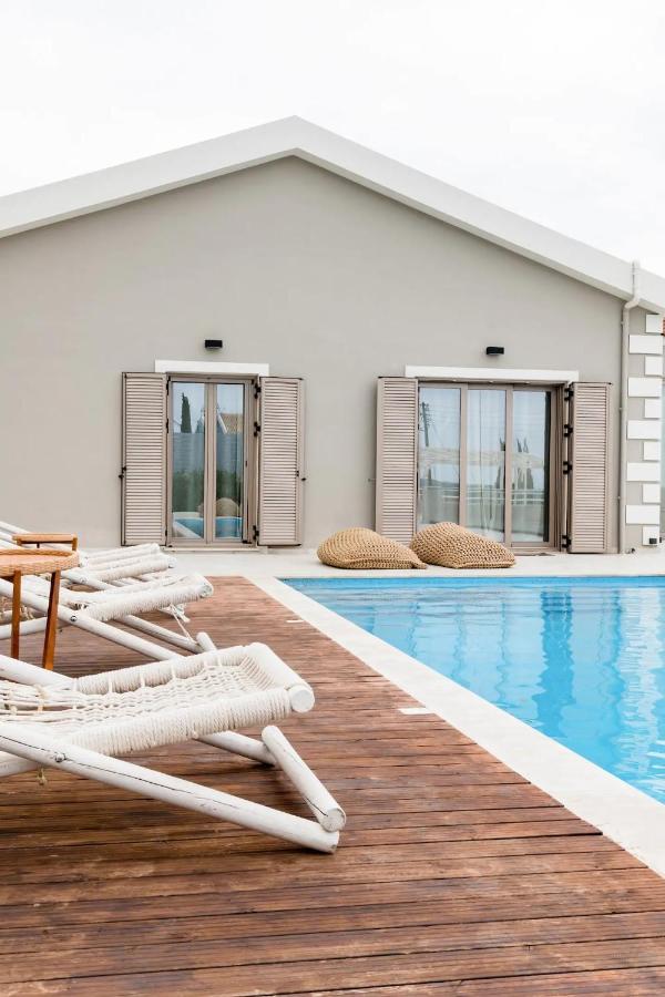 Etherealvilla-Family Villa With Pool Lourdata  Exteriör bild